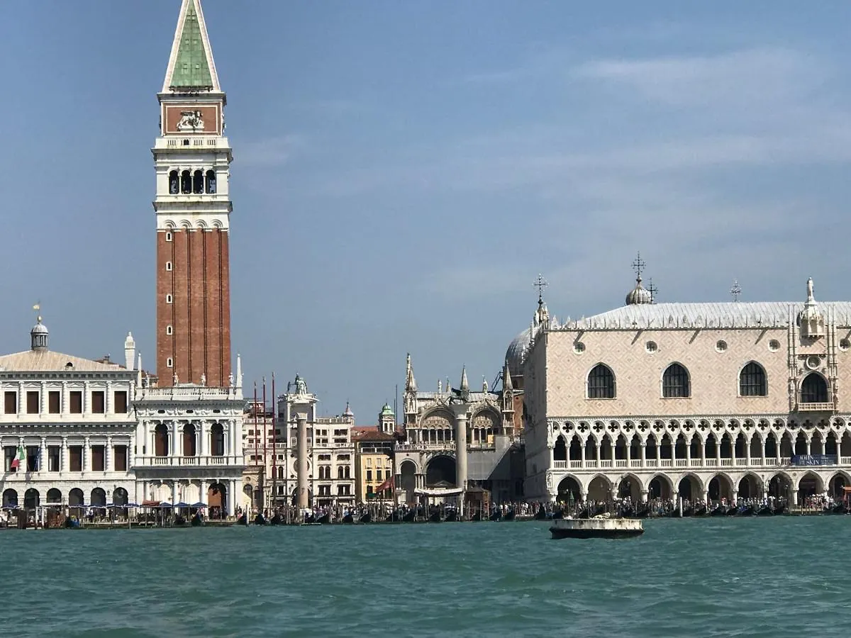 Lions Venice Guest House Italy