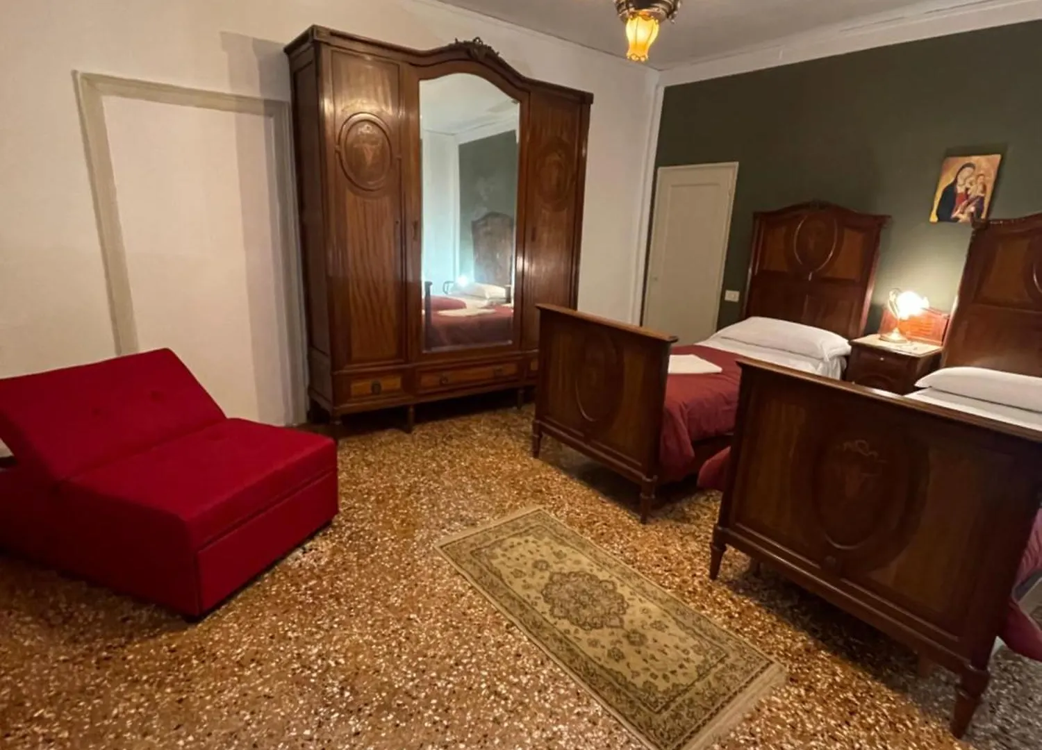 Lions Venice Guest House