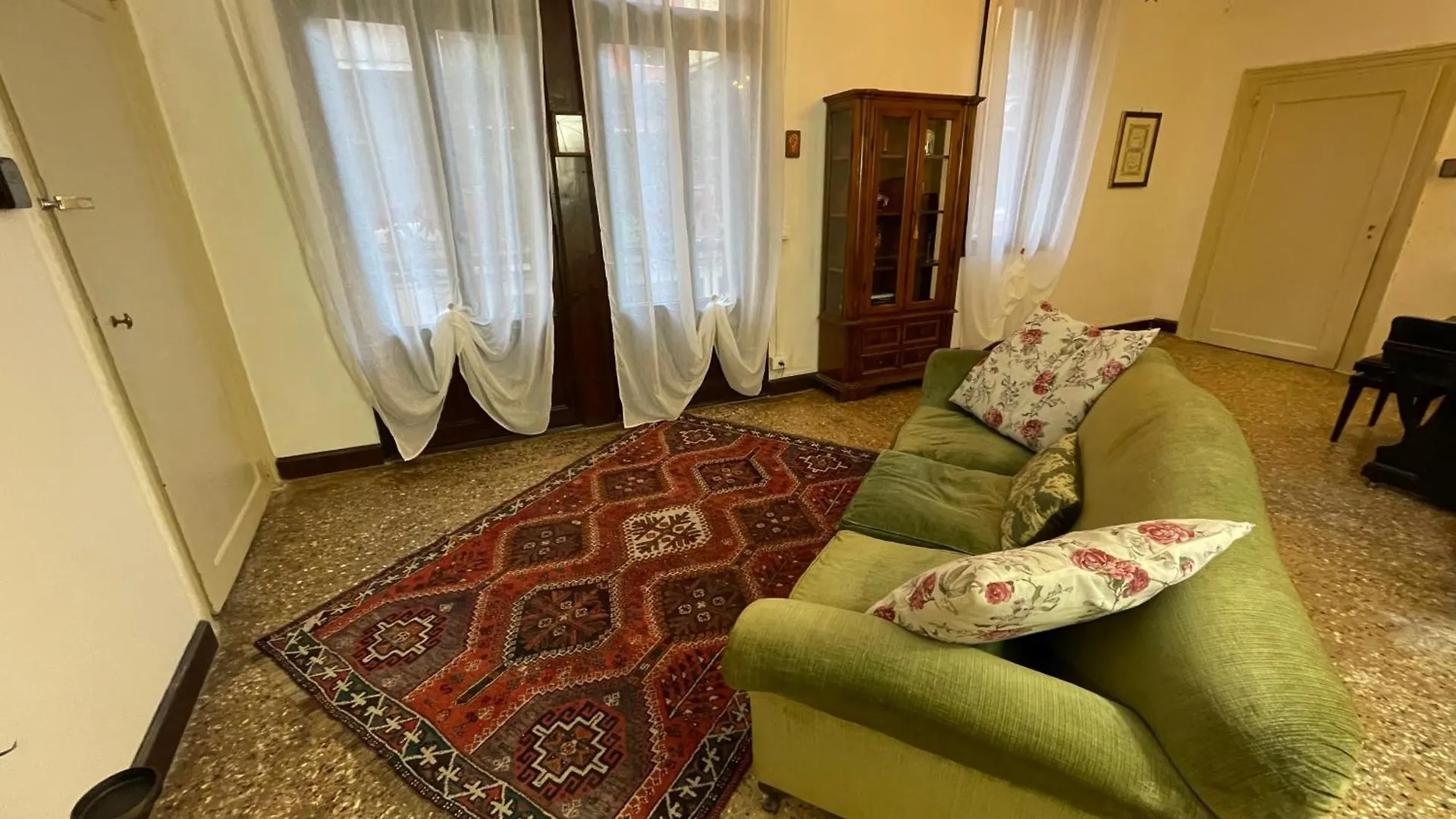 Lions Venice Guest House