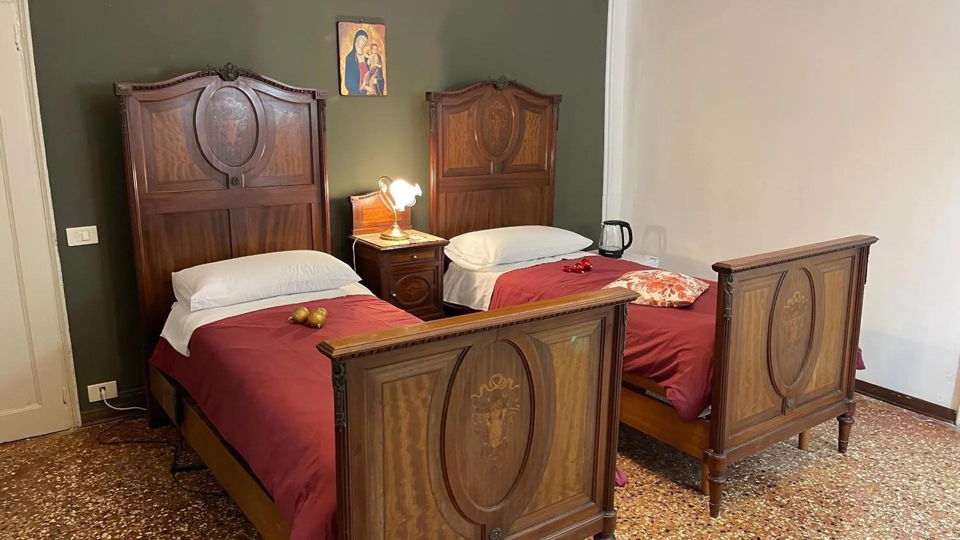 Lions Venice Guest House