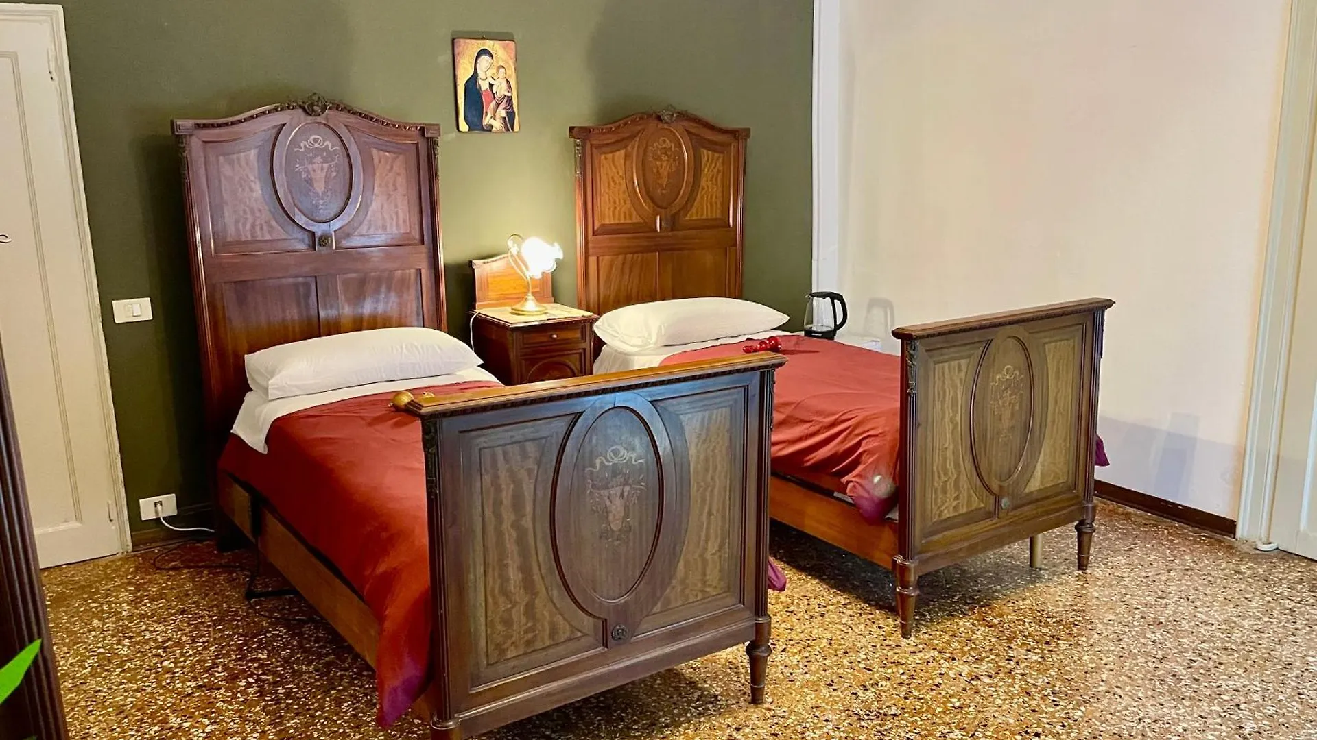 Lions Venice Guest House 0*,