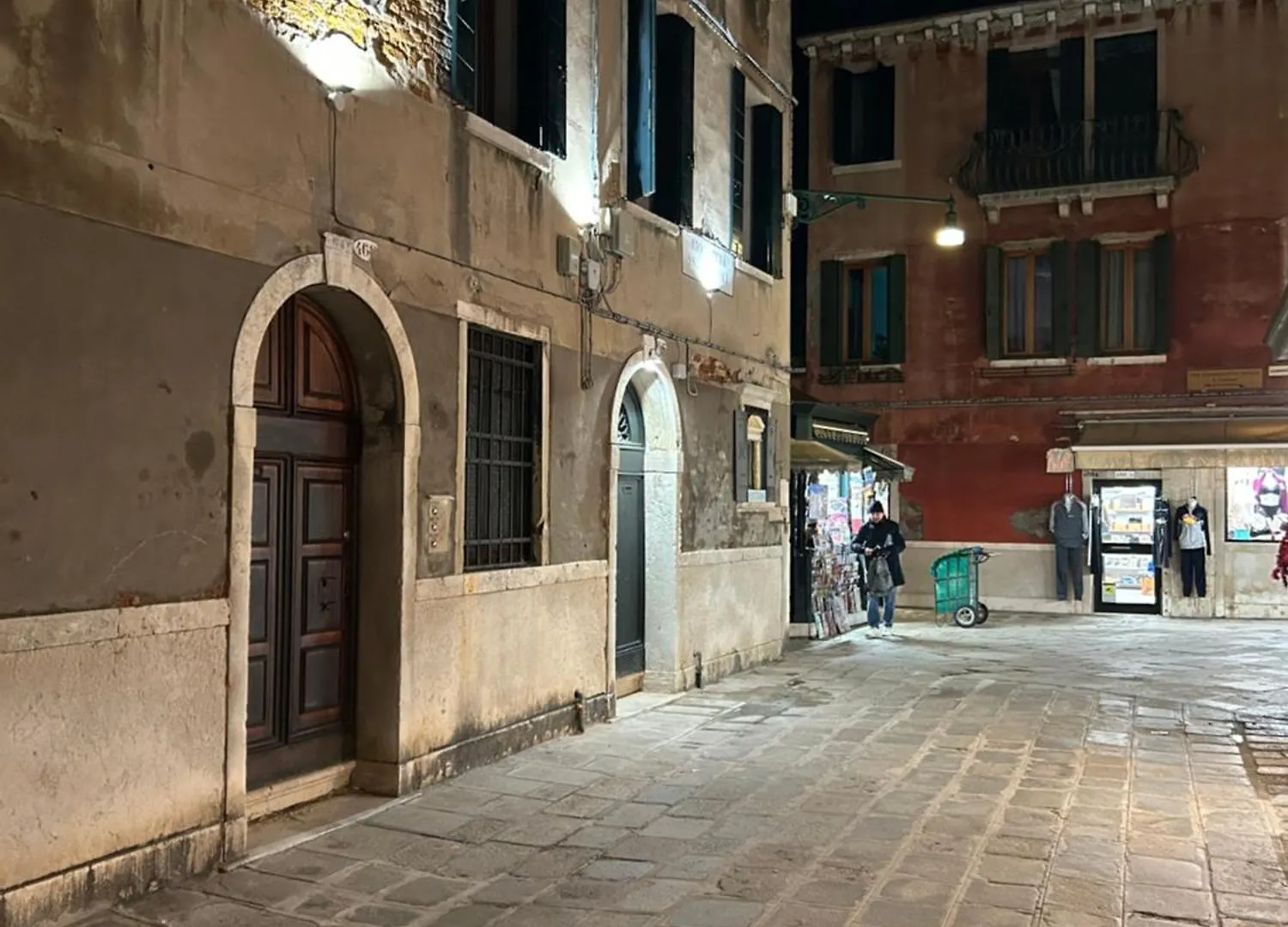 Lions Venice Guest House