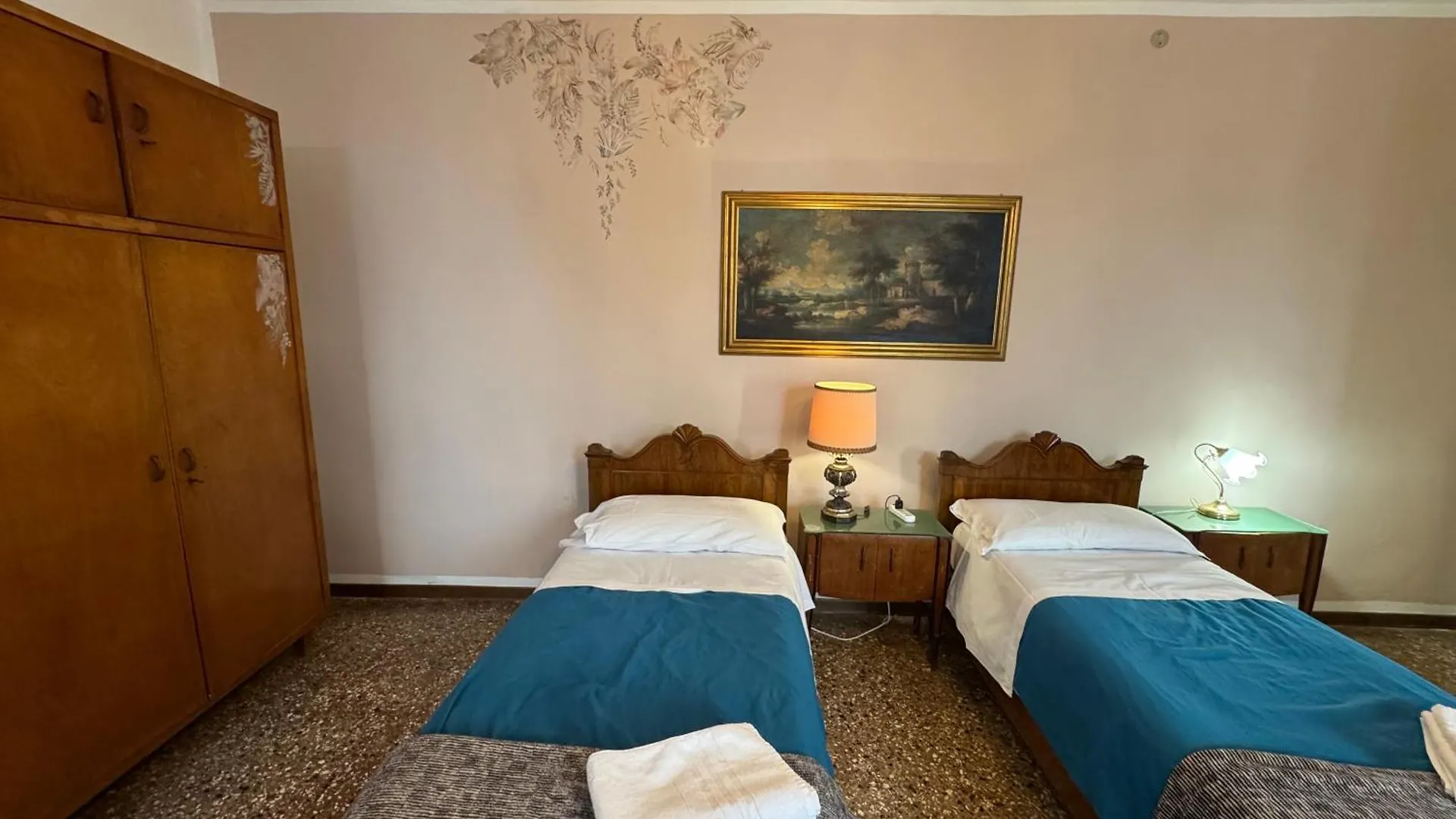 Lions Venice Guest House