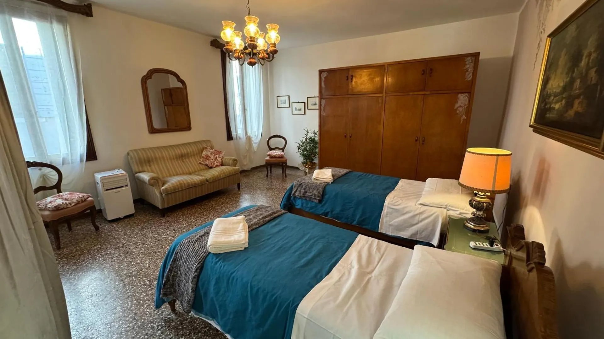 Lions Venice Guest House