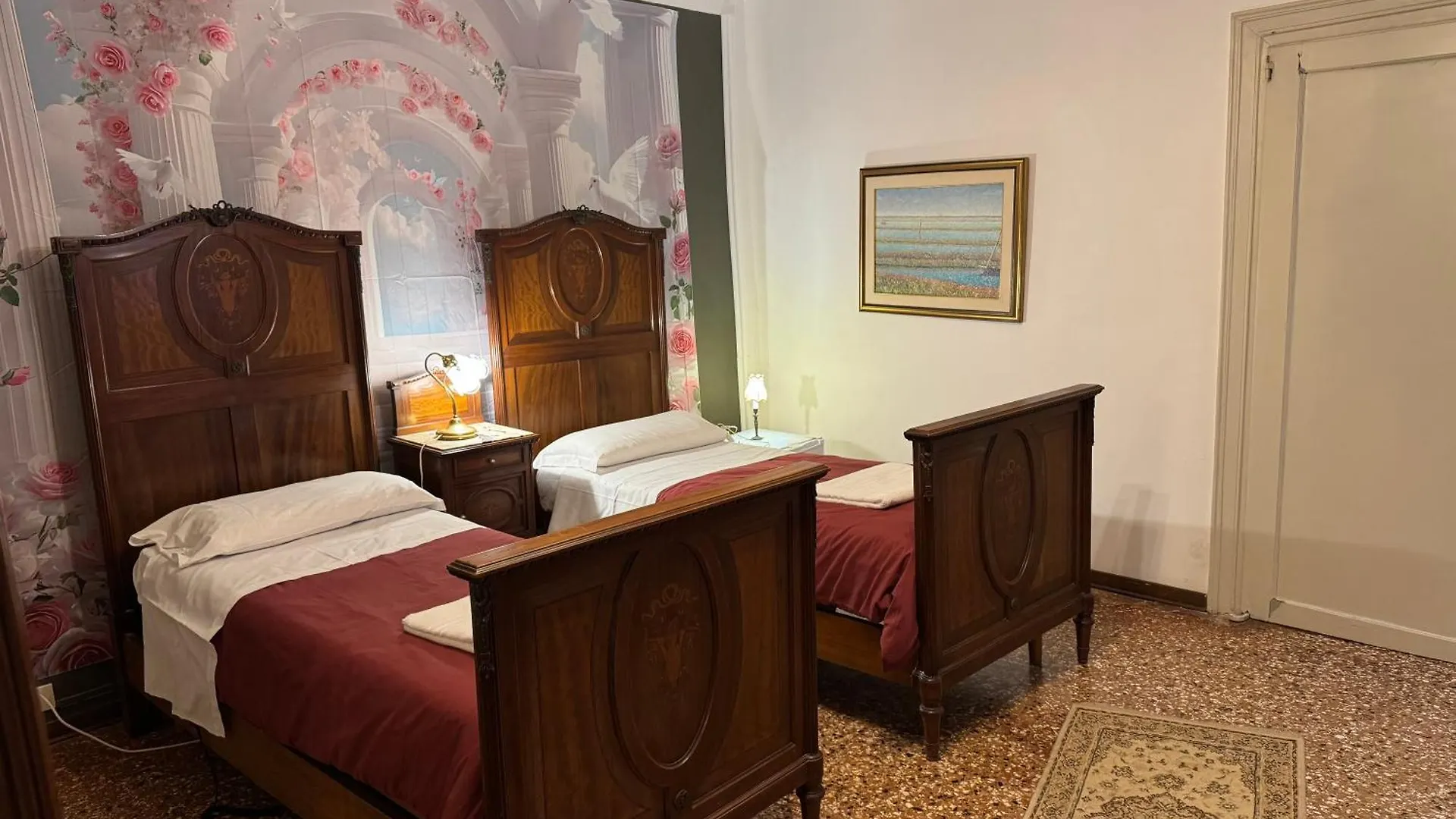 Lions Venice Guest House Italy