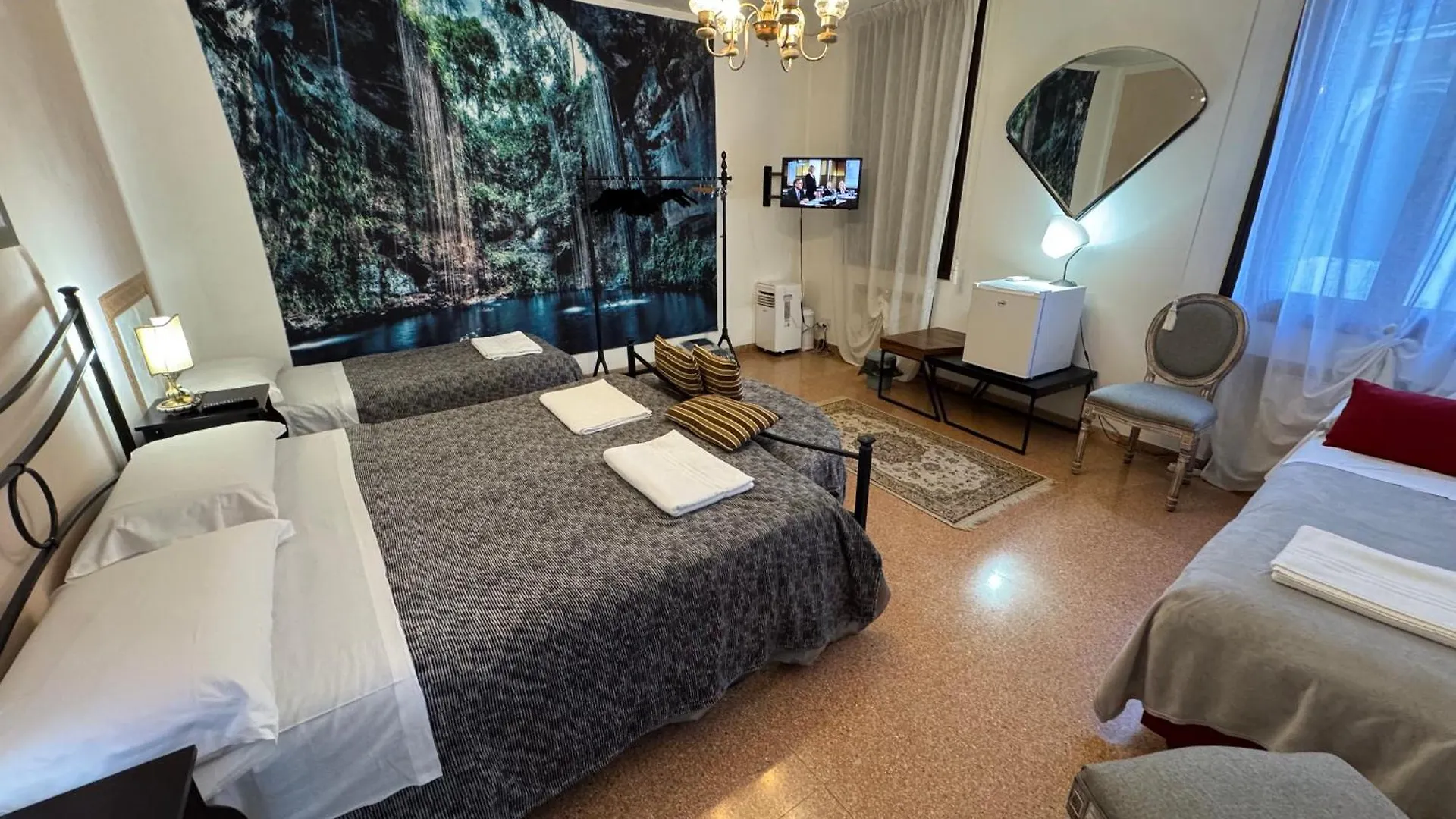 Lions Venice Guest House