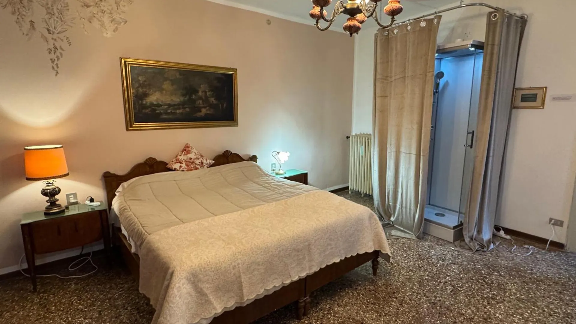 Lions Venice Guest House Italy