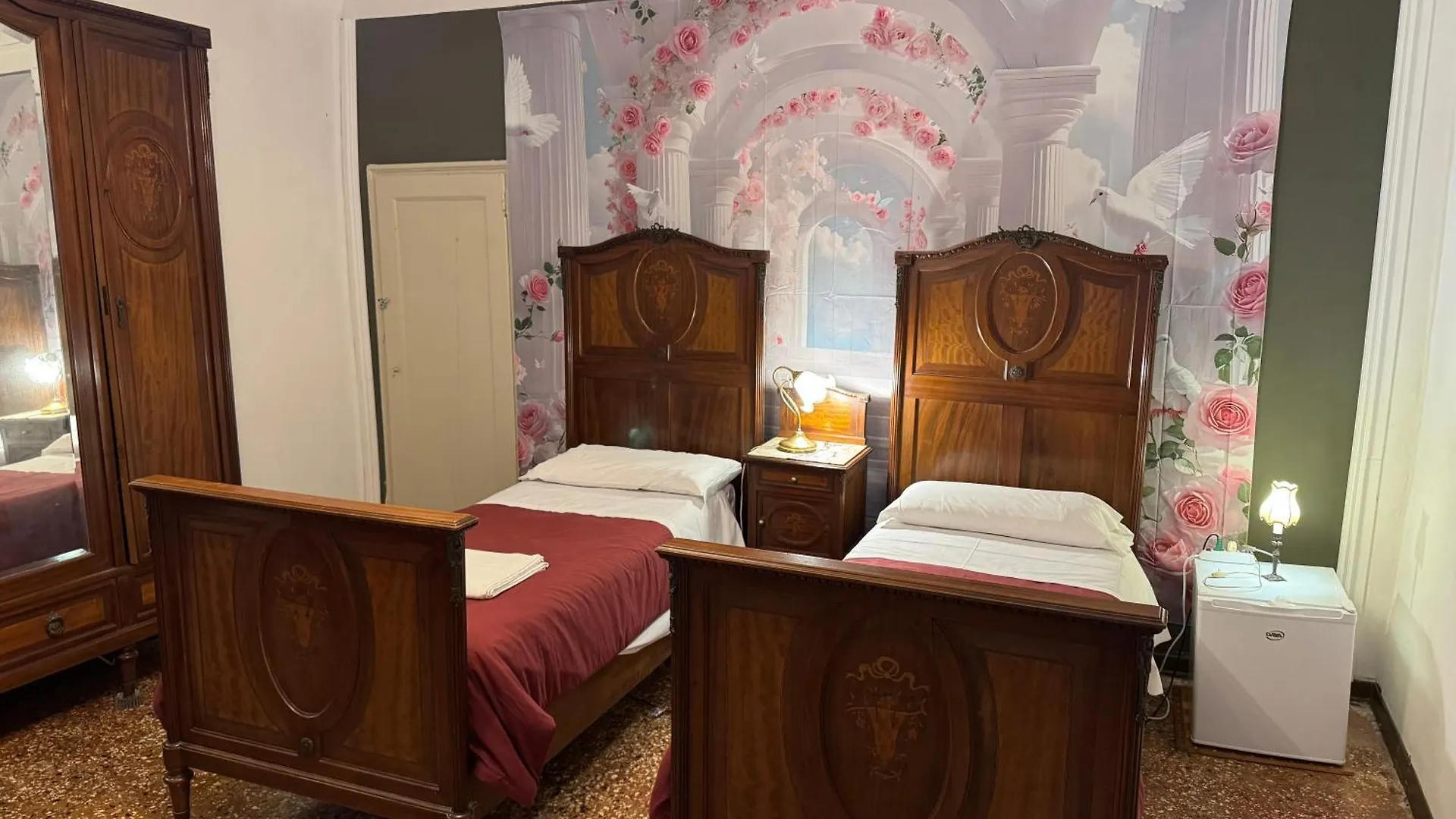 Lions Venice Guest House