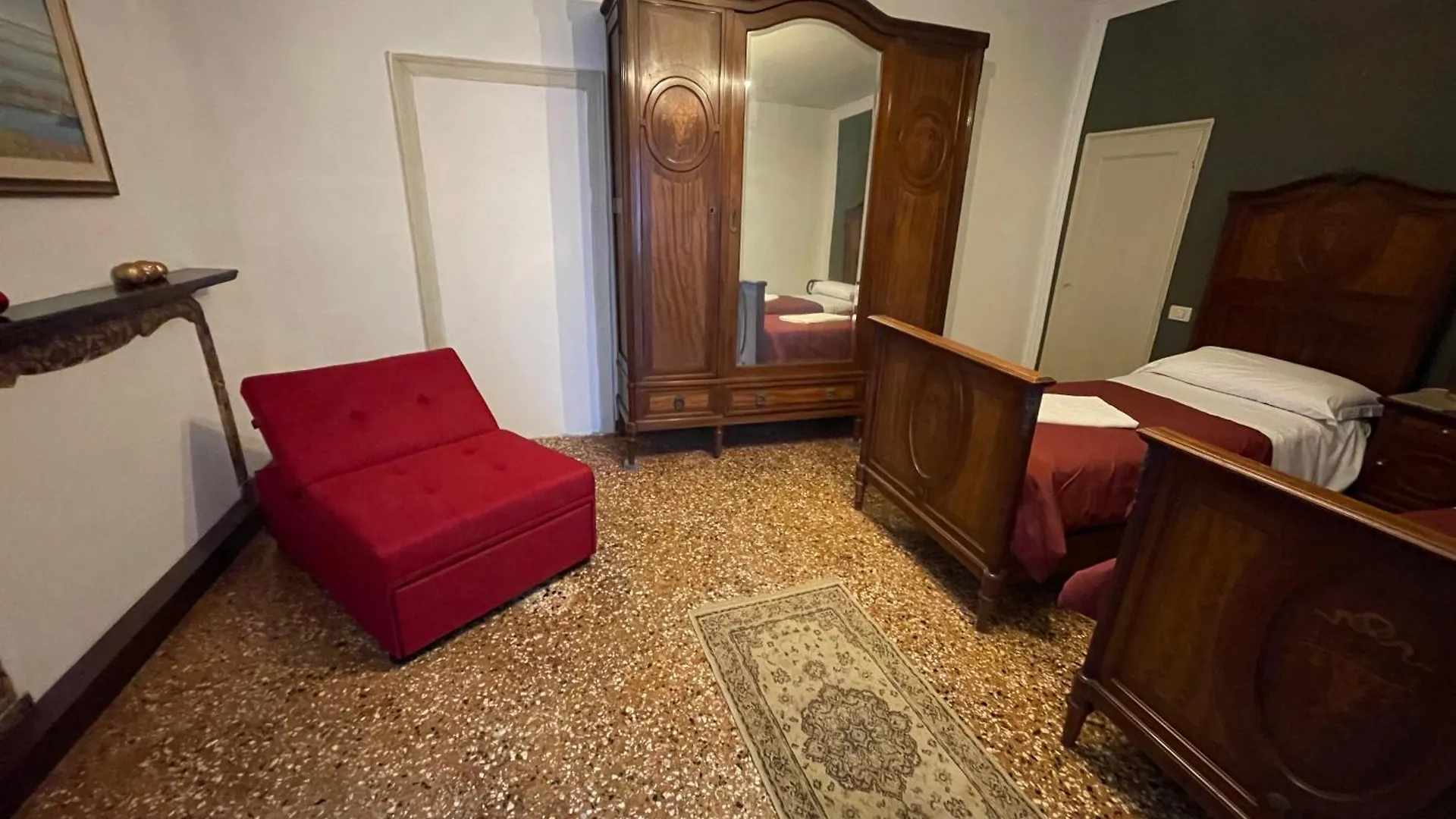 Lions Venice Guest House